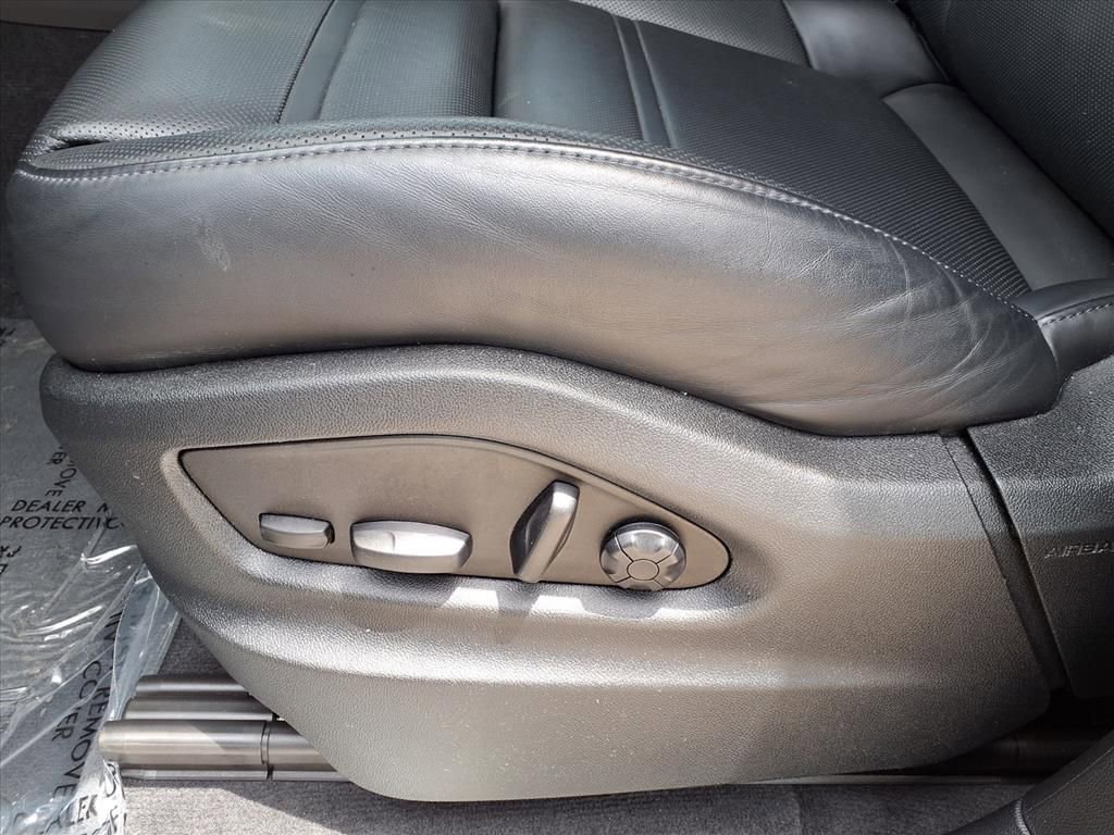 Used 2024 Porsche Cayenne Coupe AWD/4WD image 20