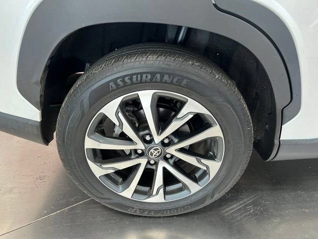 Used 2023 Toyota Corolla Cross XLE w/ Convenience Package FWD image 9