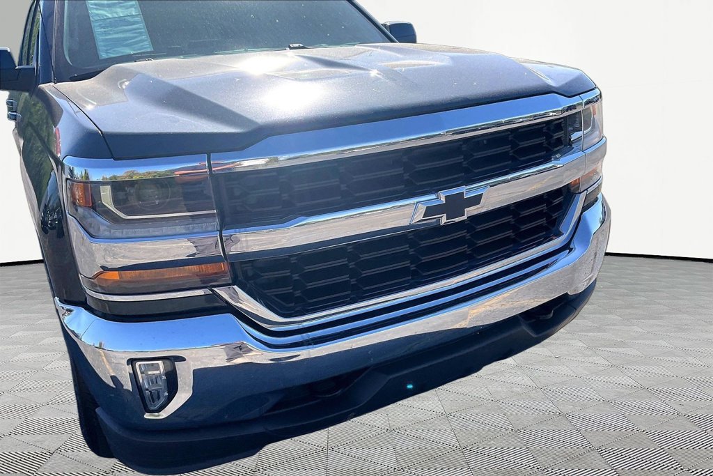 Used 2018 Chevrolet Silverado 1500 LT w/ All Star Edition AWD/4WD image 36