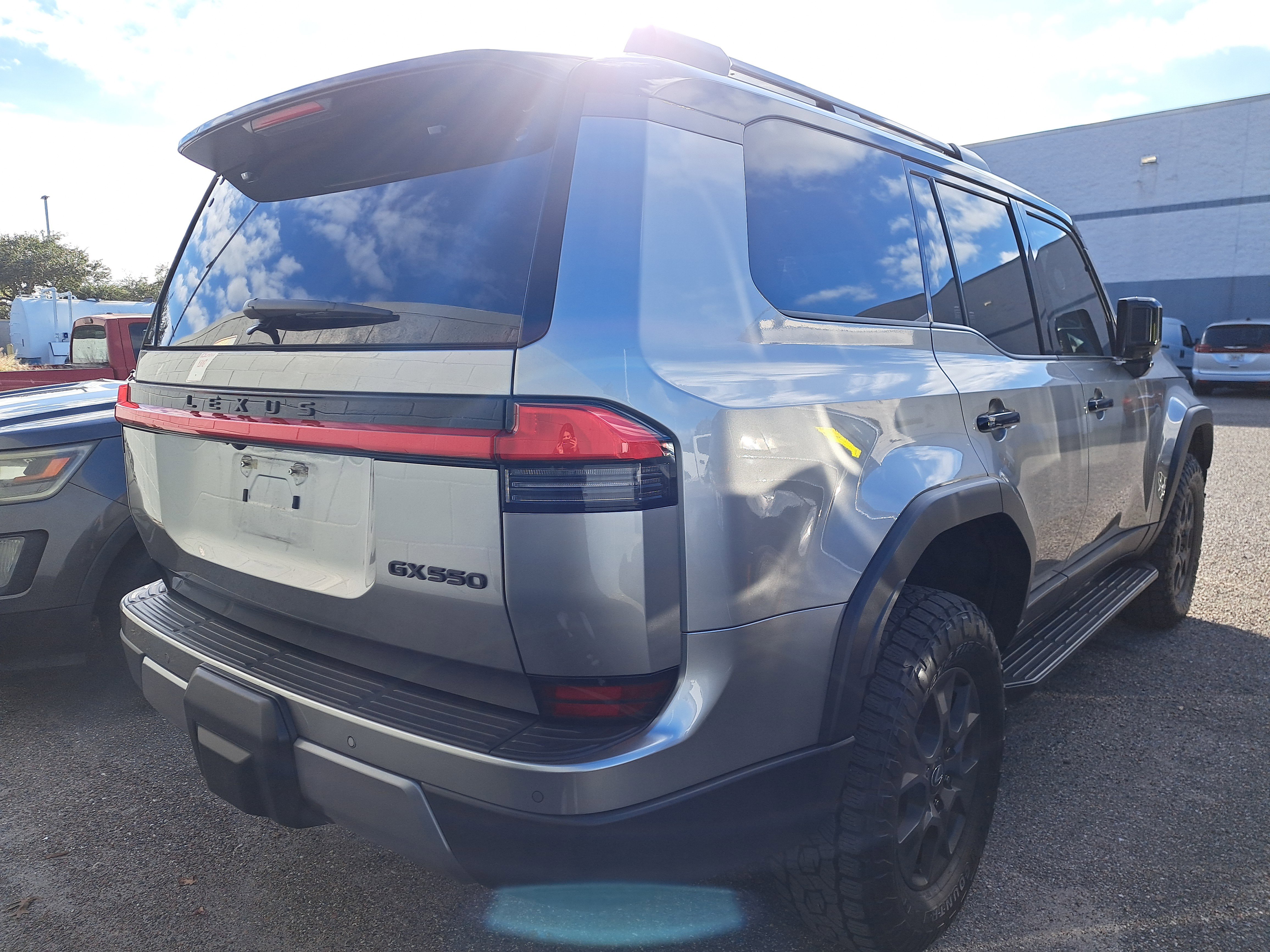 Used 2025 Lexus GX 550 image 4