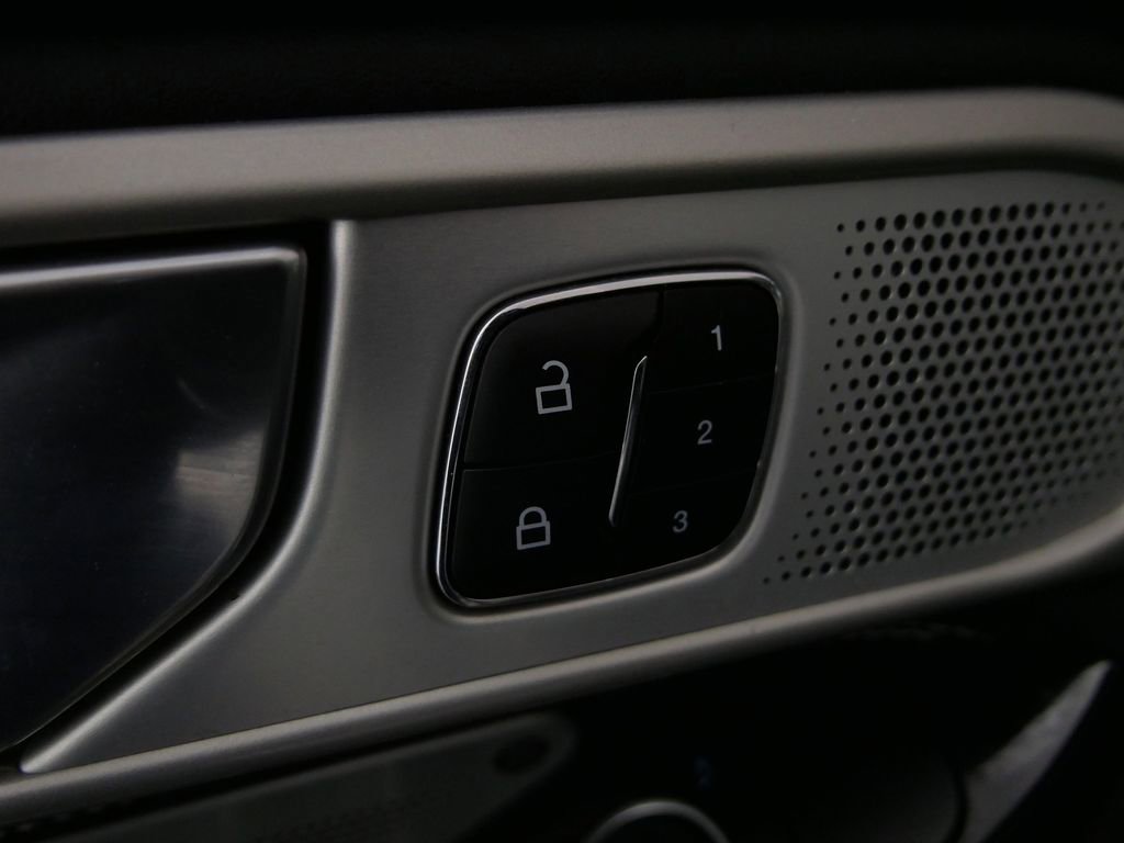 Used 2022 Ford Explorer ST w/ Equipment Group 401A image 12