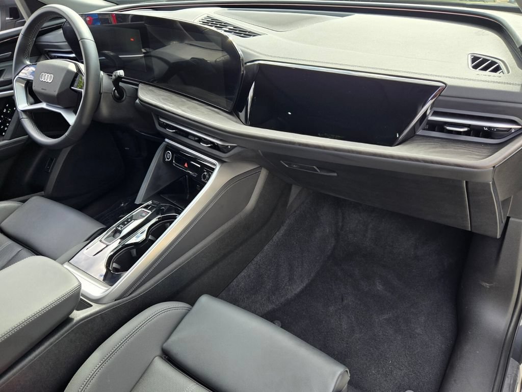 Certified 2025 Audi Q5 Premium Plus w/ Premium Plus AWD/4WD image 17