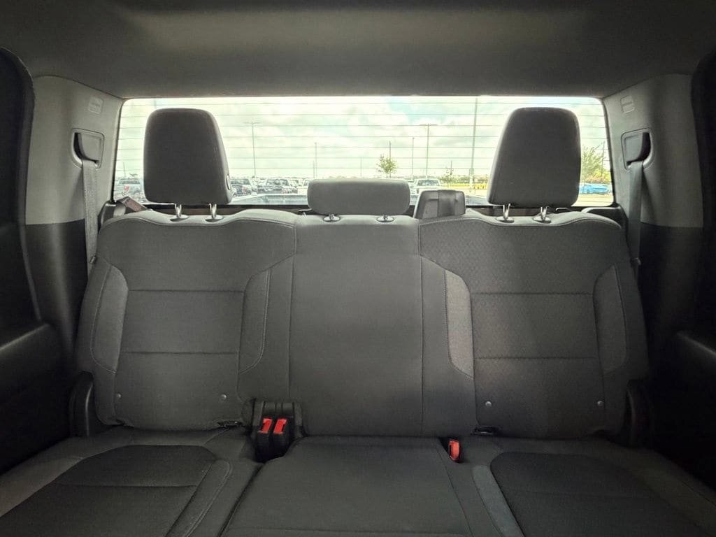 Used 2021 Chevrolet Silverado 1500 LT AWD/4WD image 24