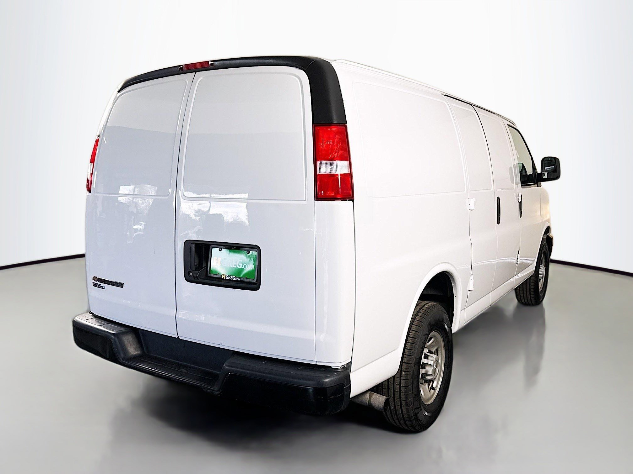 Used 2022 Chevrolet Express 2500 image 10
