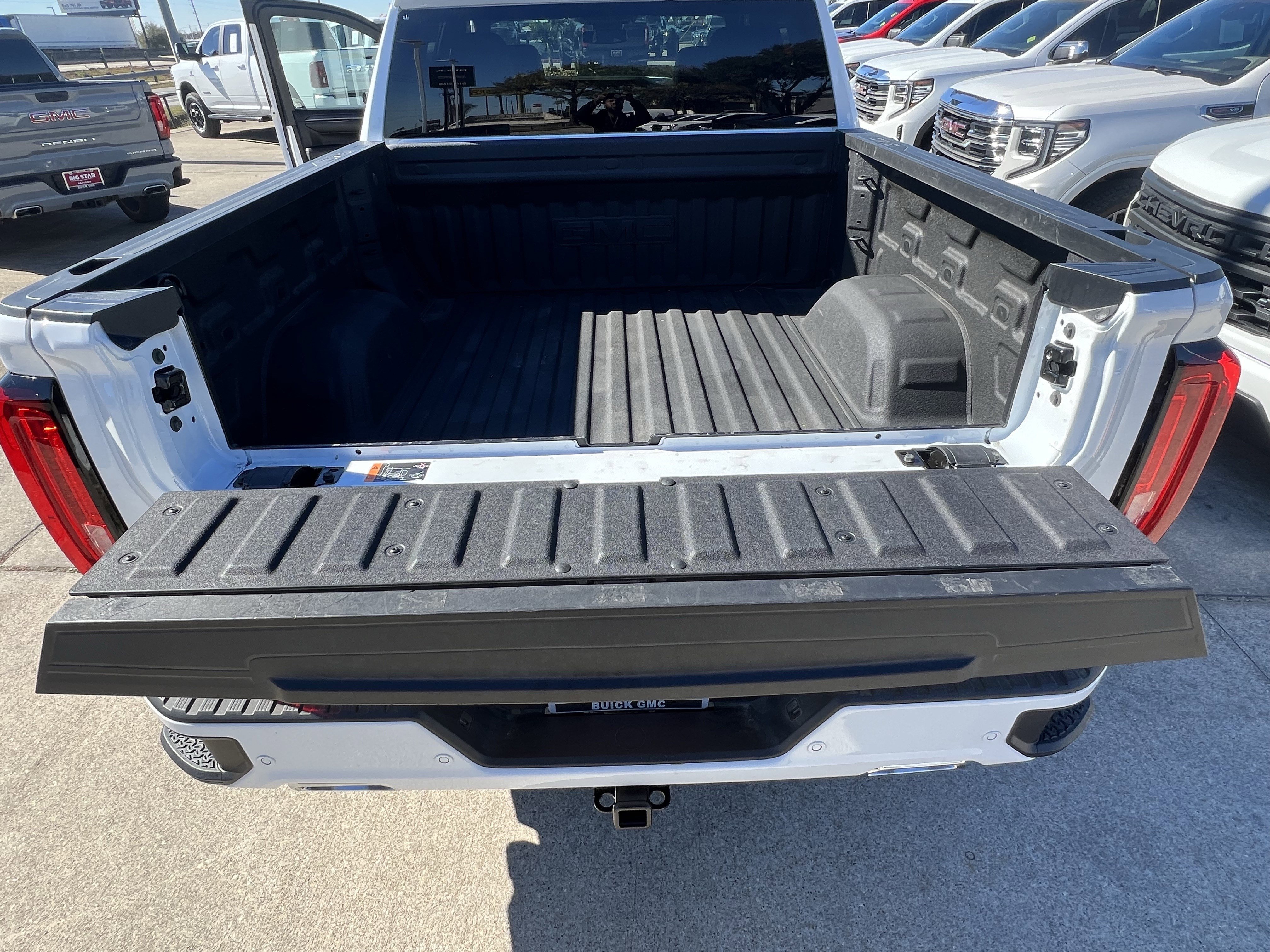 Used 2025 GMC Sierra 1500 AT4 image 26