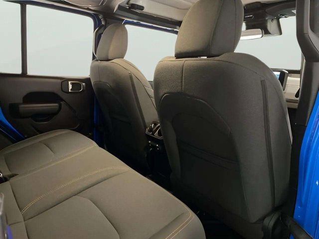 Used 2024 Jeep Wrangler Unlimited image 39