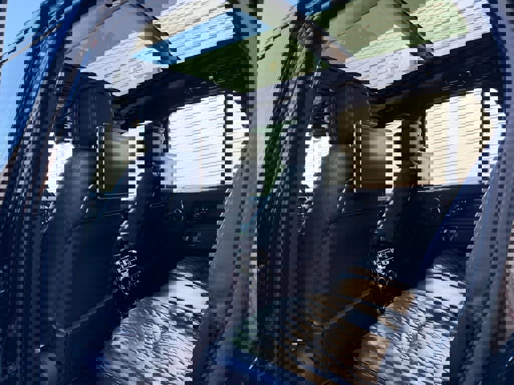 Used 2019 Land Rover Range Rover SV Autobiography Dynamic image 22