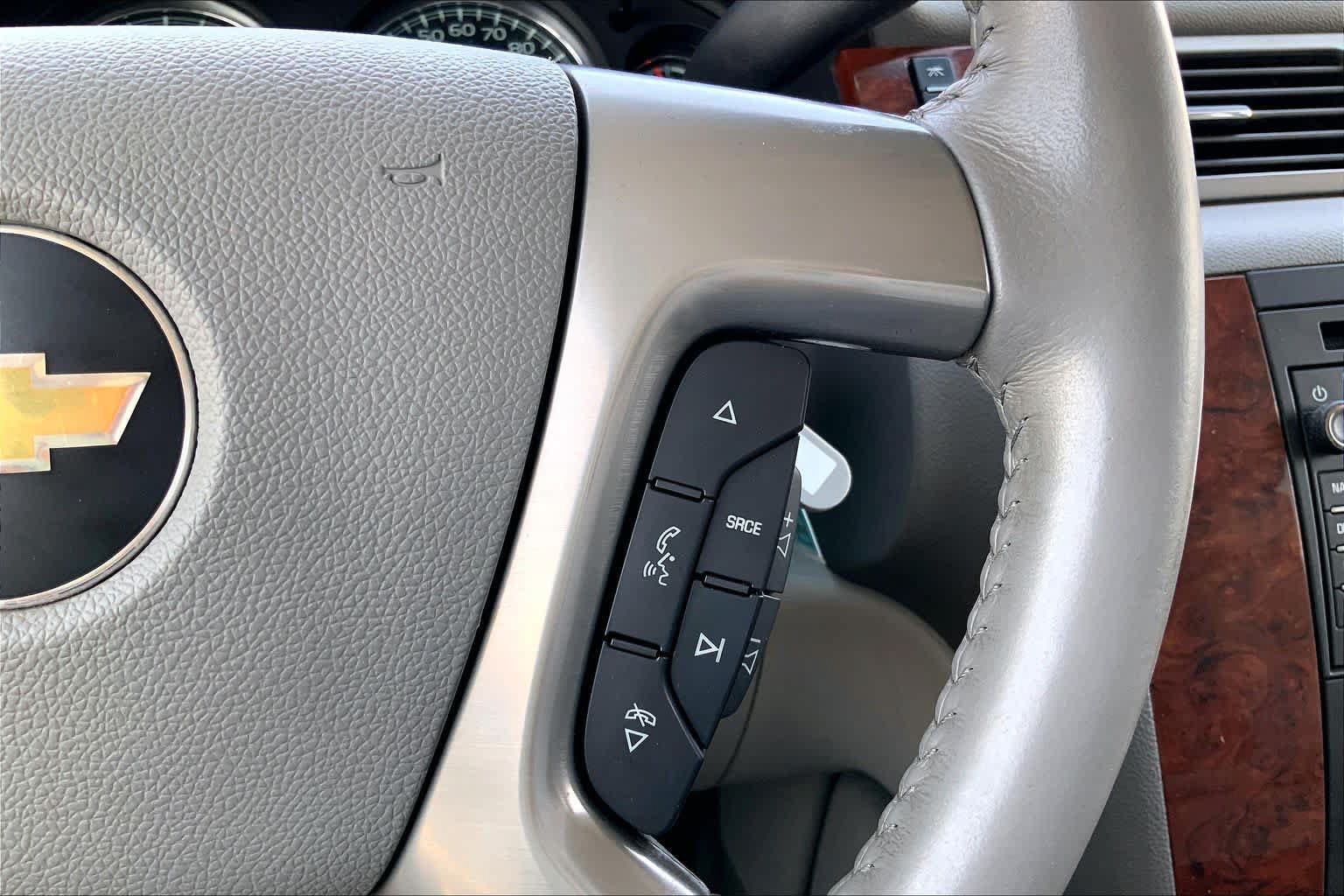 Used 2011 Chevrolet Suburban LTZ AWD/4WD image 24