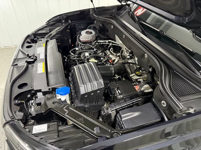 Used 2024 Volkswagen Atlas SEL Premium R-Line image 33