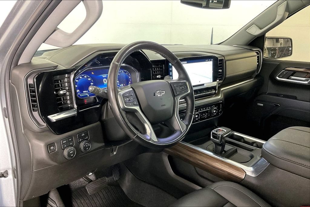 Used 2023 Chevrolet Silverado 1500 RST AWD/4WD image 16