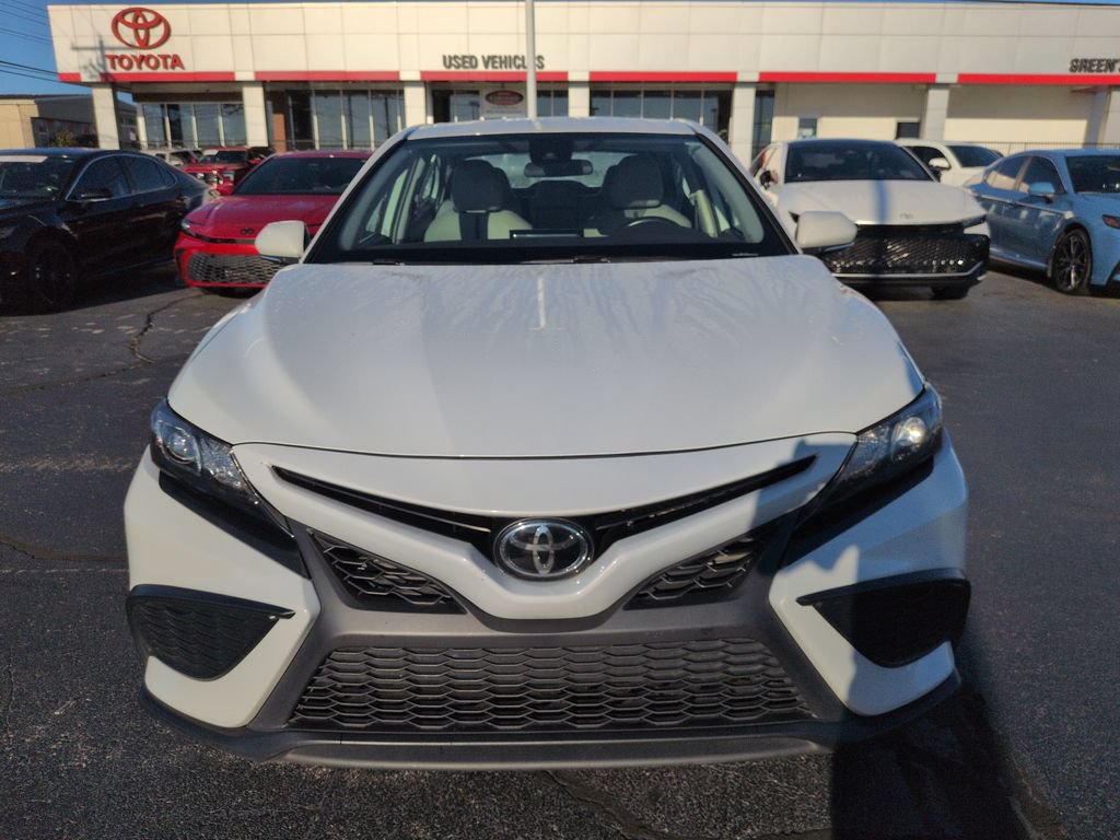 Certified 2024 Toyota Camry SE FWD image 8