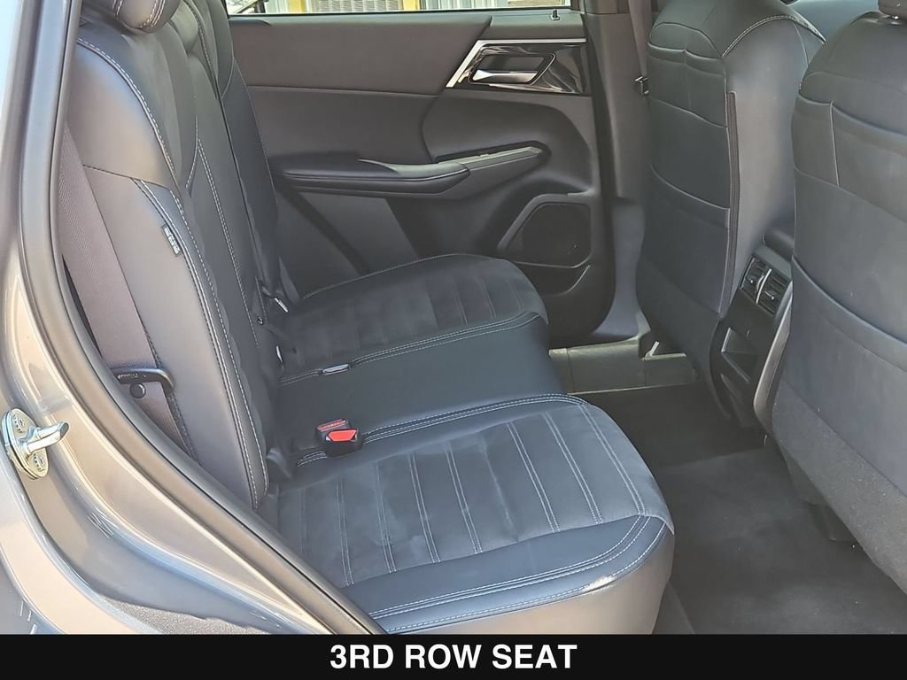 Used 2024 Mitsubishi Outlander SE Black Edition FWD image 28