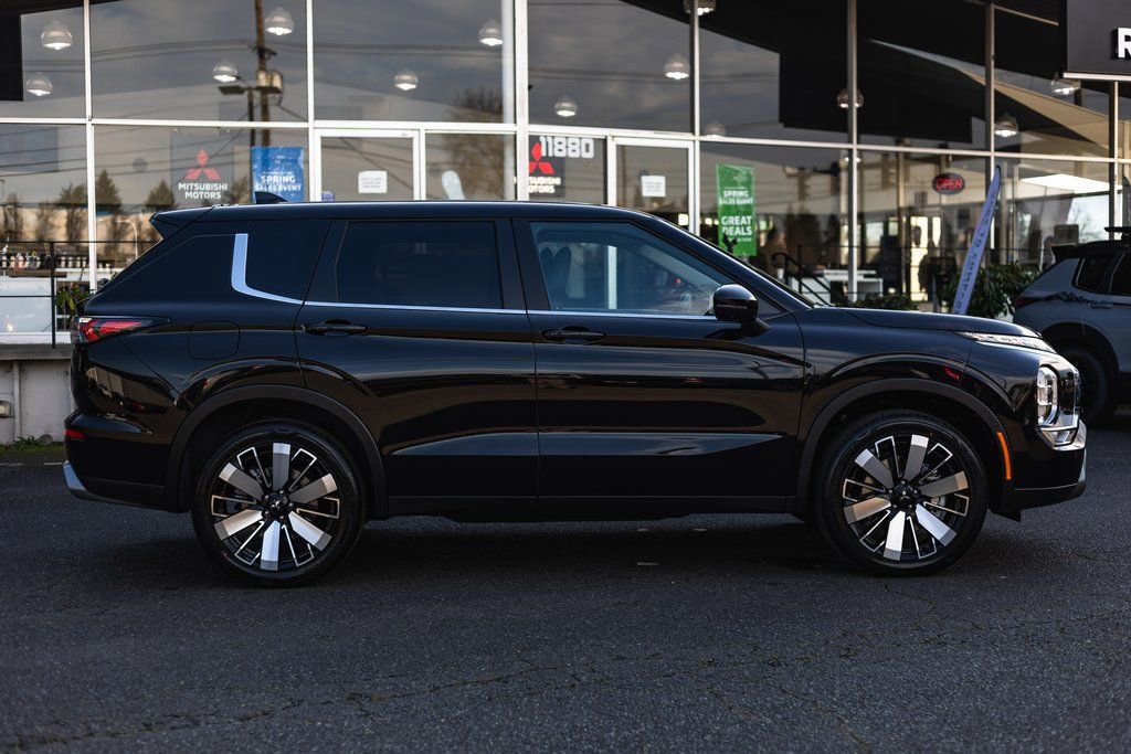 New 2026 Mitsubishi Outlander SE AWD/4WD image 8