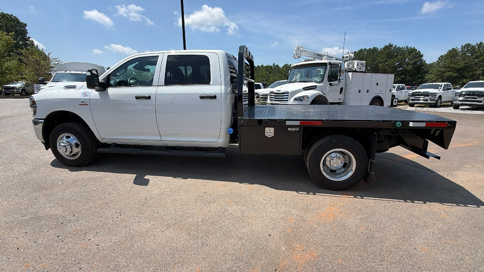 New 2026 RAM 3500 Tradesman w/ Chrome Appearance Group A AWD/4WD image 11