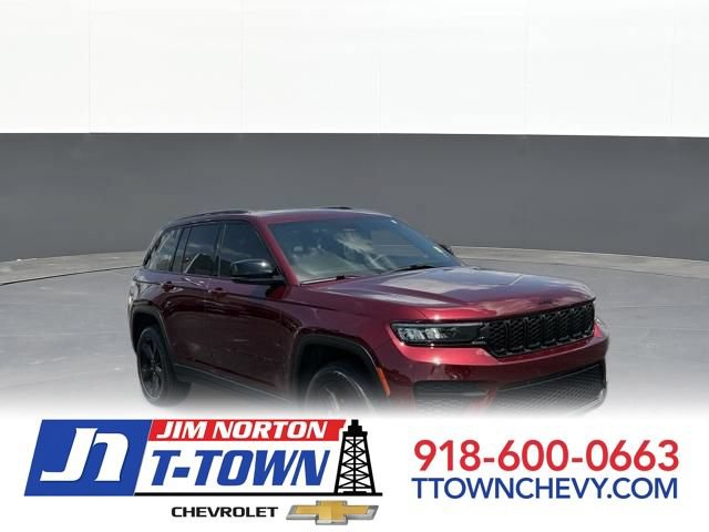 Used 2025 Jeep Grand Cherokee Altitude