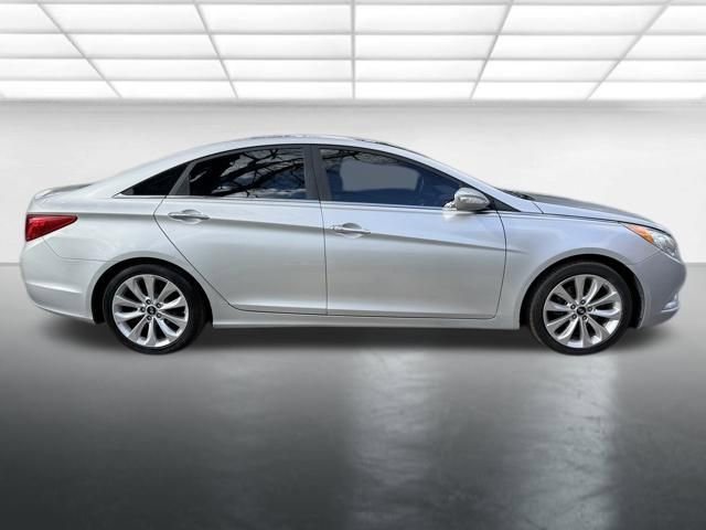 Used 2012 Hyundai Sonata Limited w/ Navigation Pkg image 4