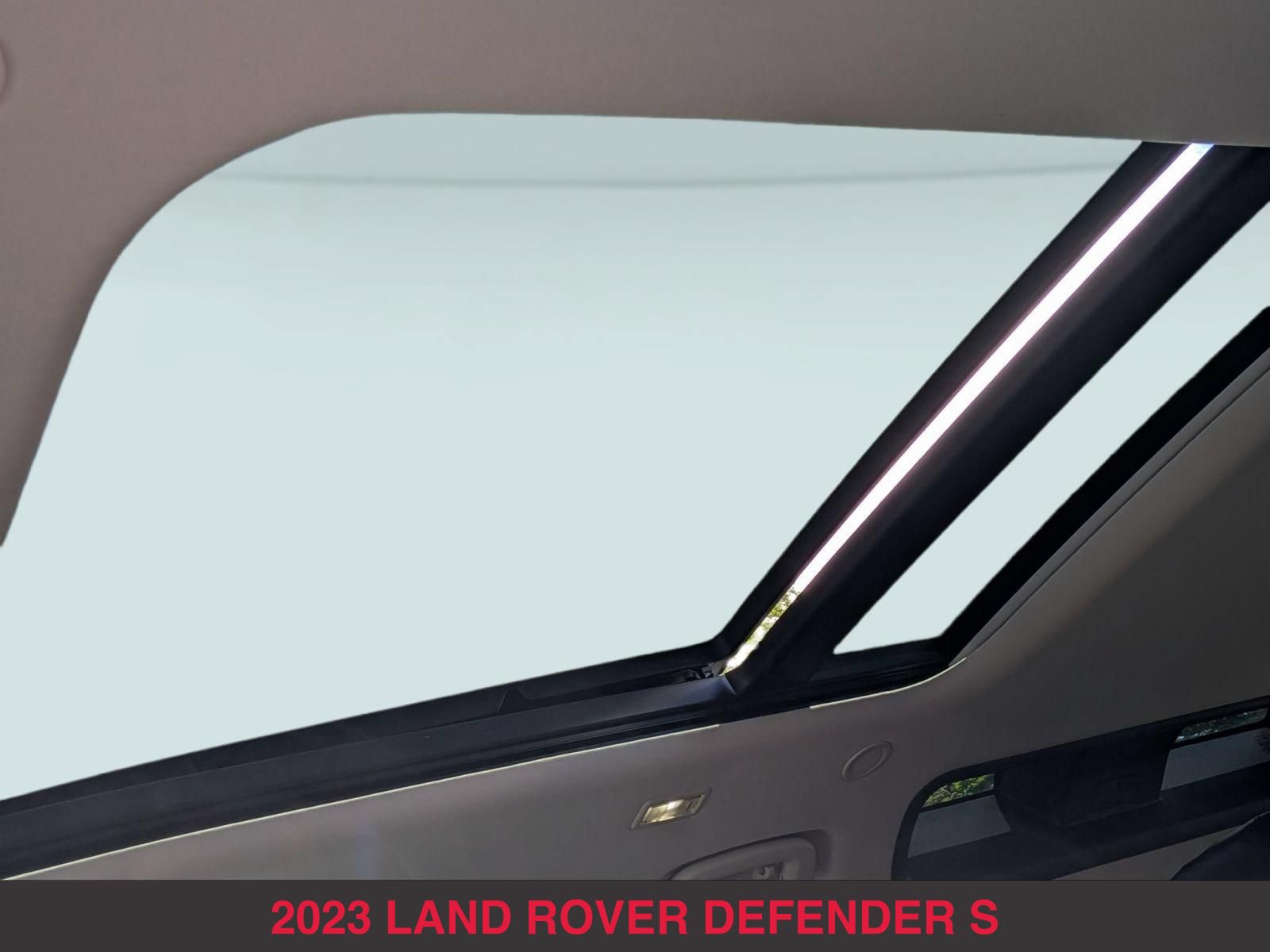 Used 2023 Land Rover Defender 110 S AWD/4WD image 14