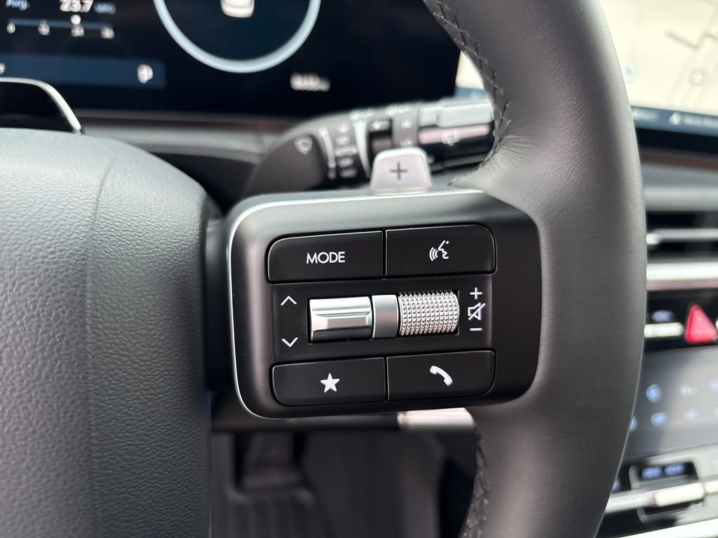 Used 2024 Hyundai Santa Fe Limited image 34