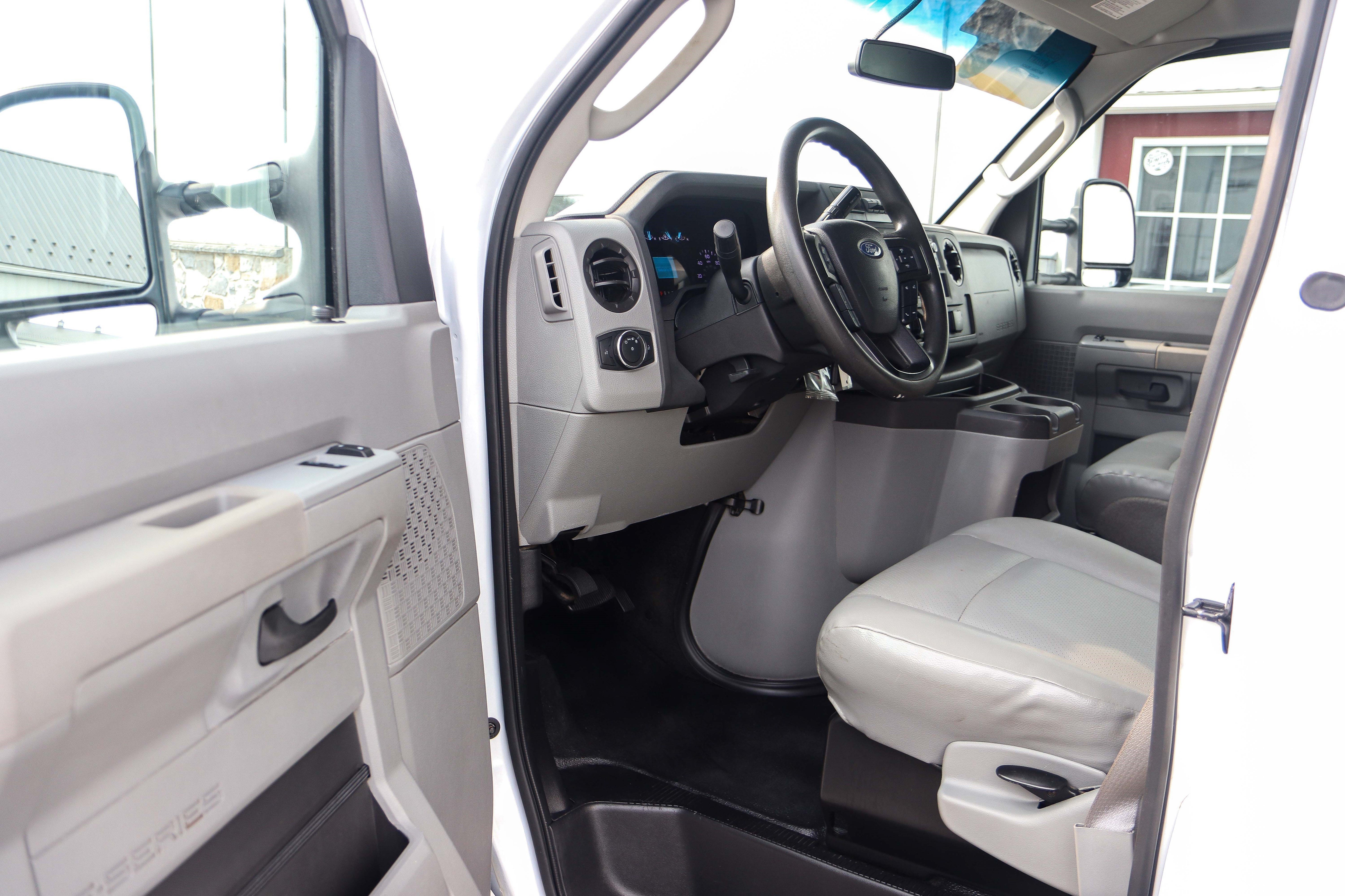 Used 2021 Ford E-450 and Econoline 450 Super Duty w/ Power Windows & Locks Group RWD image 13
