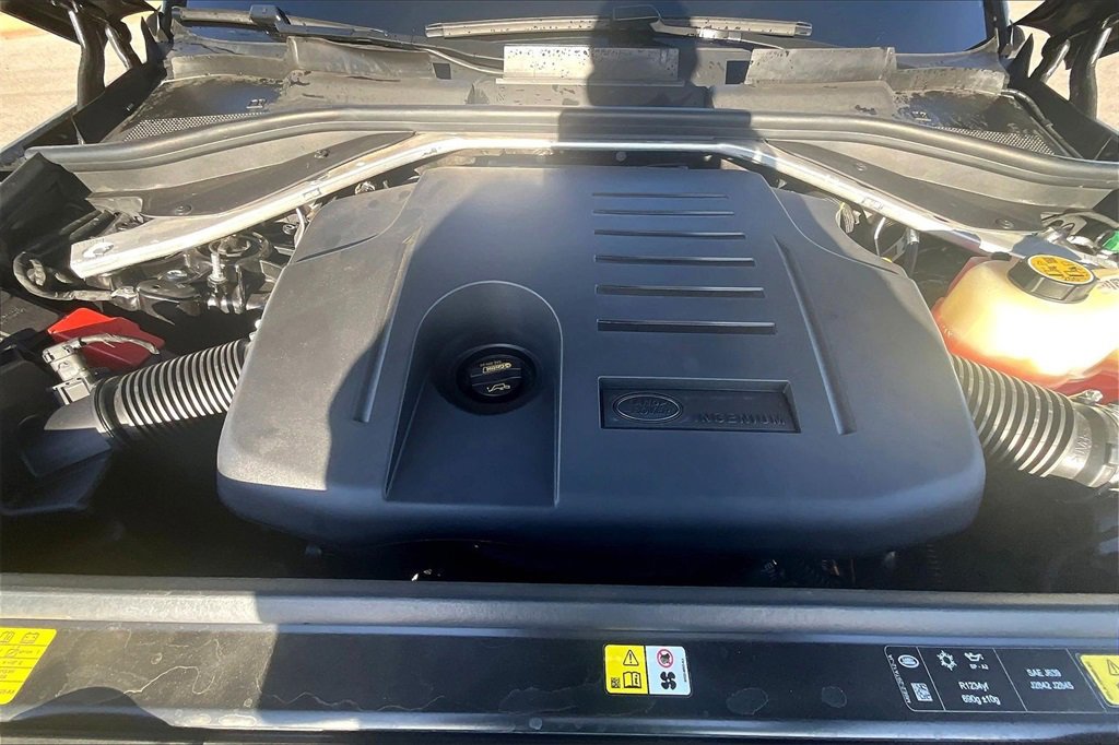 Used 2024 Land Rover Range Rover Sport SE image 9