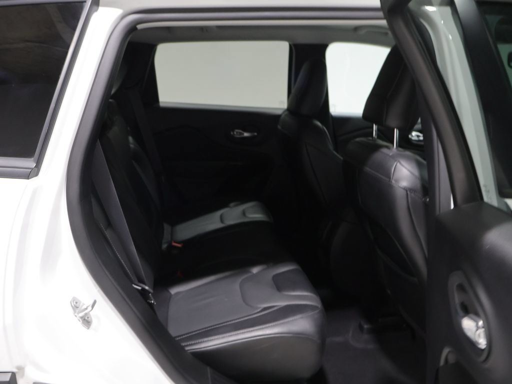 Used 2023 Jeep Cherokee Altitude Lux AWD/4WD image 20