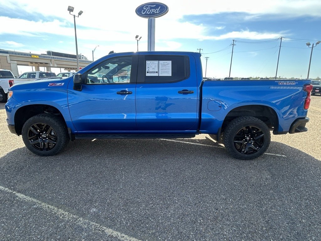 Used 2023 Chevrolet Silverado 1500 LT Trail Boss w/ LPO, Dark Essentials Package image 4