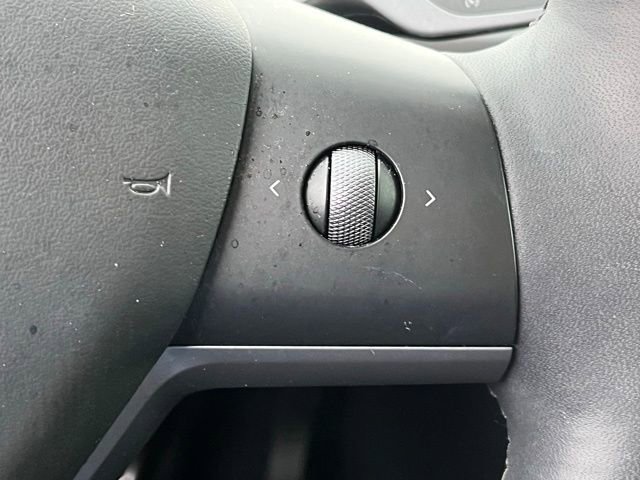 Used 2023 Tesla Model Y AWD image 16