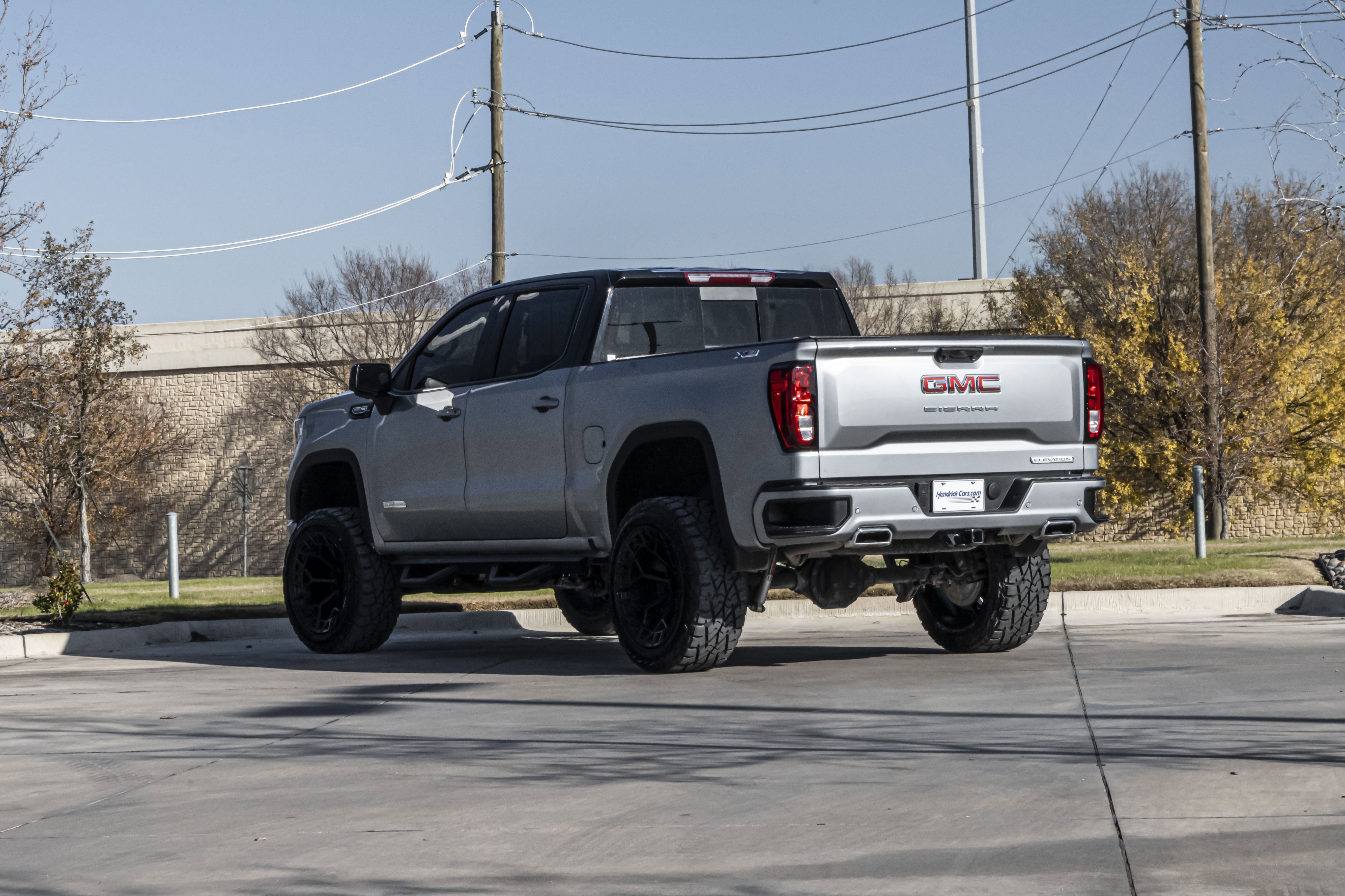 Used 2025 GMC Sierra 1500 Elevation image 40