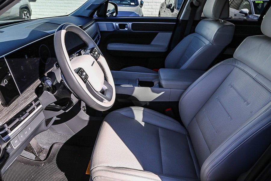 Used 2024 Hyundai Santa Fe Calligraphy image 17