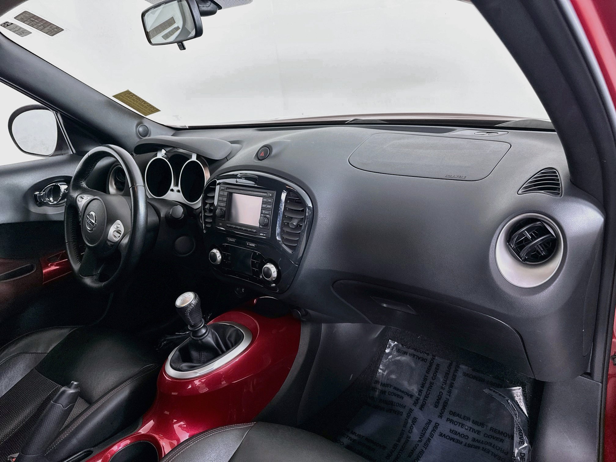 Used 2011 Nissan Juke SL FWD image 28