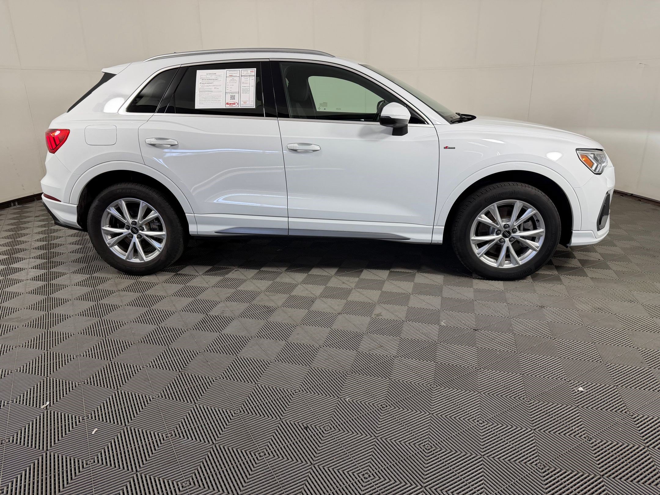 Certified 2023 Audi Q3 2.0T Premium Plus w/ Premium Plus Package AWD/4WD image 8