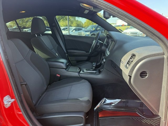 Used 2022 Dodge Charger SXT w/ Blacktop Package image 8