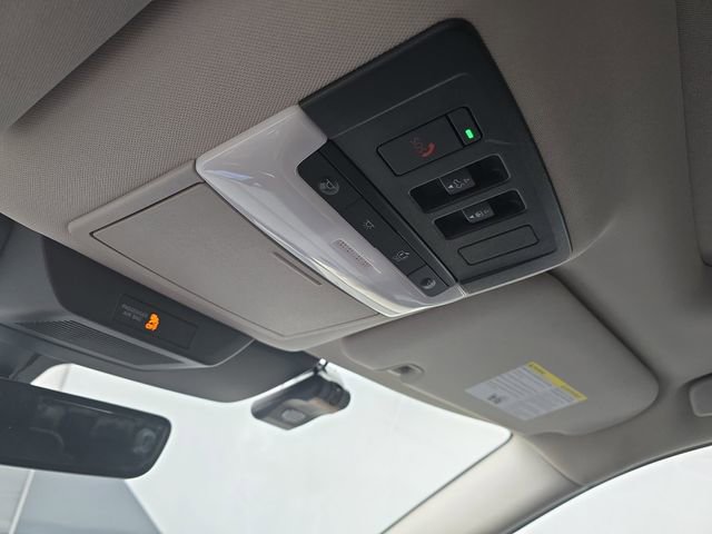 Used 2024 Nissan Pathfinder Platinum image 43