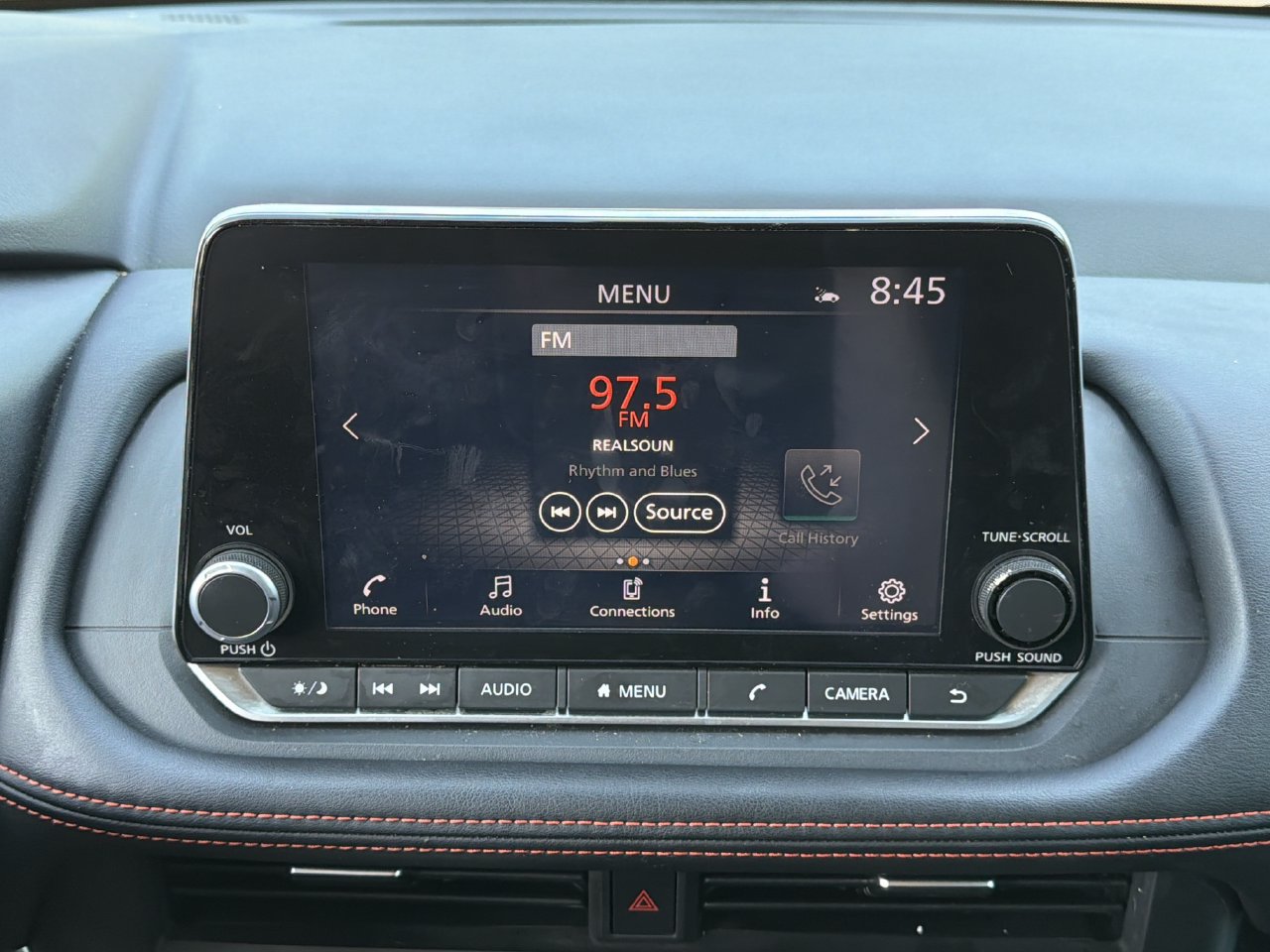 Certified 2025 Nissan Rogue SV AWD/4WD image 4