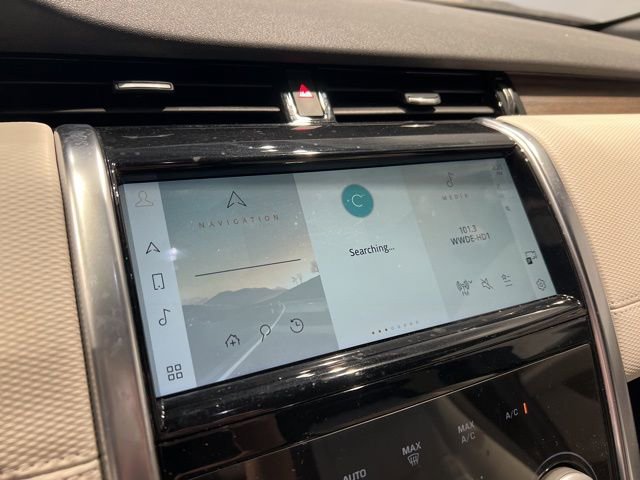 Used 2022 Land Rover Discovery Sport SE R-Dynamic image 17