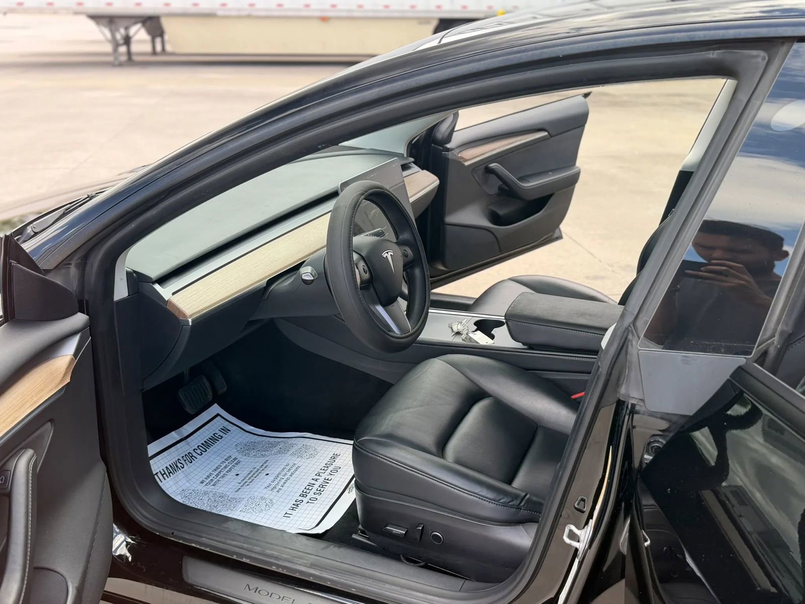 Used 2022 Tesla Model 3 Standard Range image 16