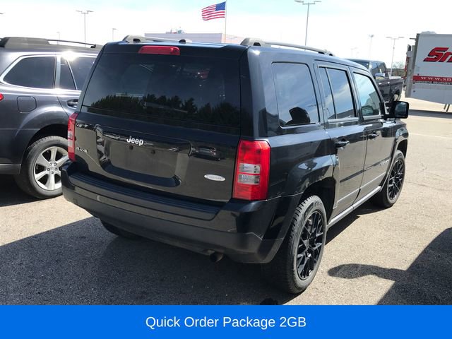 Used 2017 Jeep Patriot Latitude AWD/4WD image 2