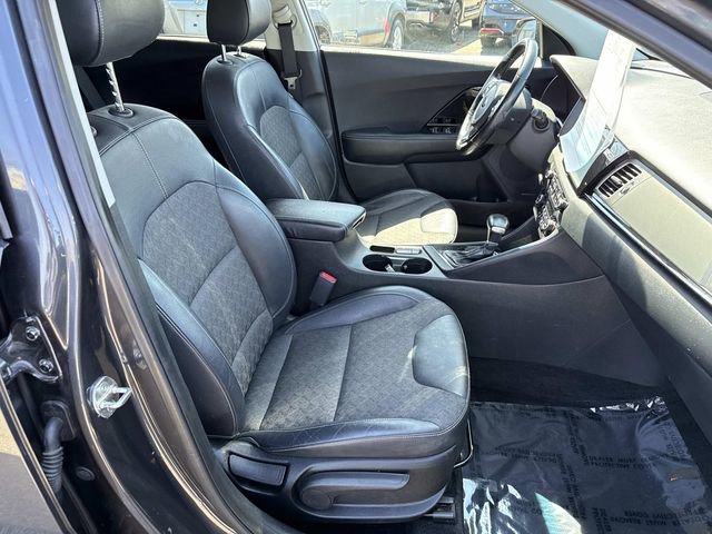 Used 2018 Kia Niro EX w/ EX Touring Graphite Edition image 9