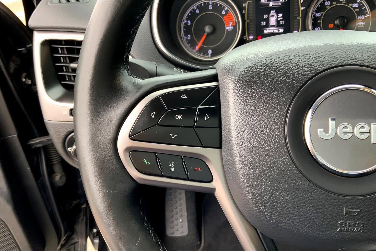 Used 2020 Jeep Cherokee Latitude Plus FWD image 19