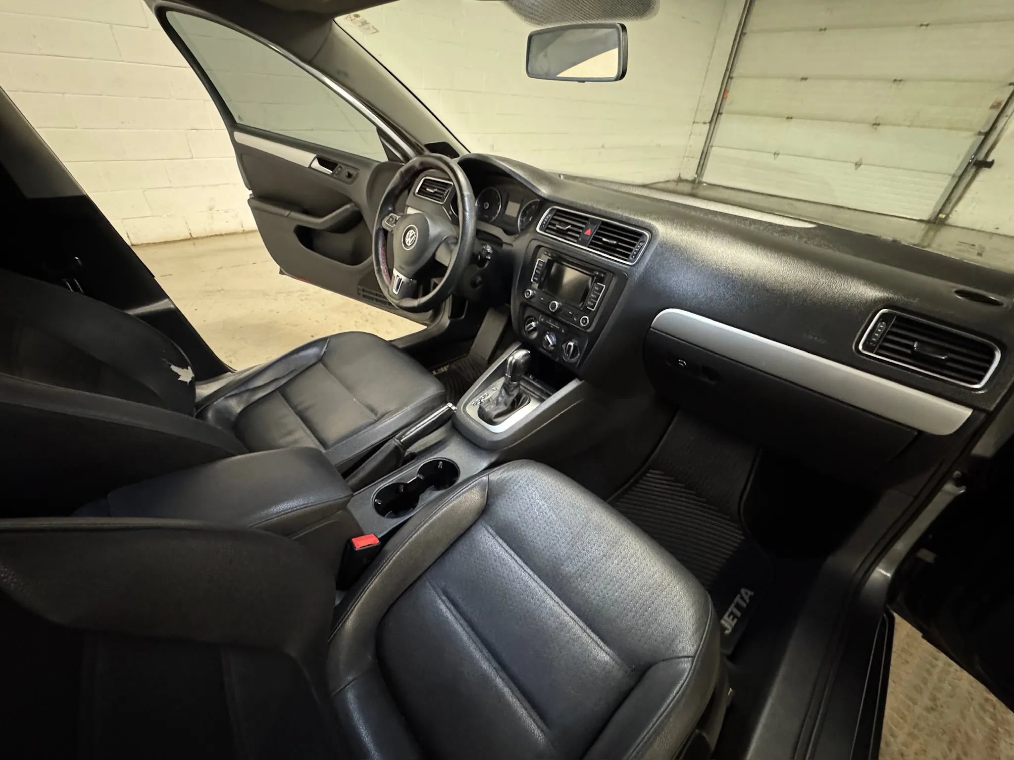 Used 2012 Volkswagen Jetta SEL FWD image 21
