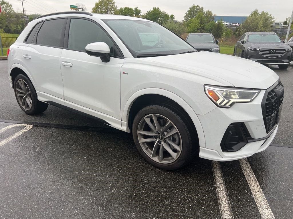 Used 2023 Audi Q3 2.0T Premium Plus w/ Premium Plus Package AWD/4WD image 3