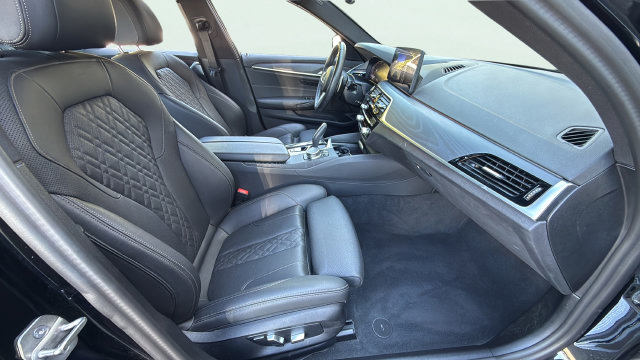 Used 2023 BMW 530i w/ M Sport Package RWD image 22