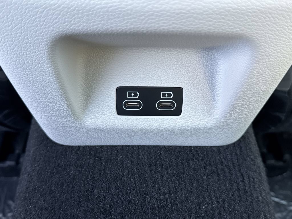 New 2025 Genesis G70 2.5T RWD image 22