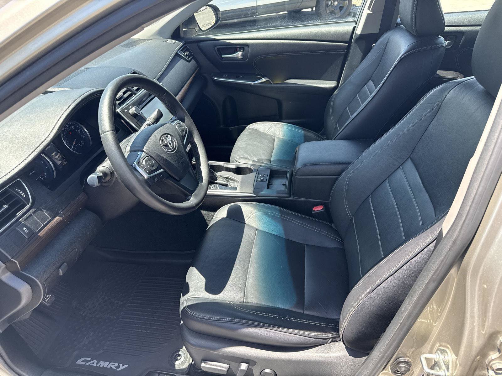 Used 2017 Toyota Camry XLE FWD image 12