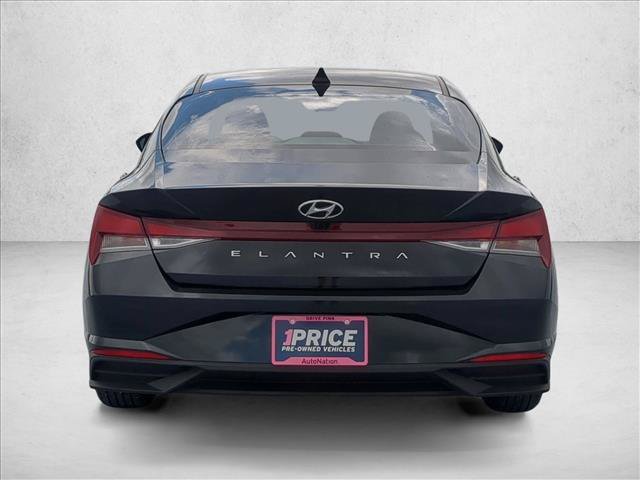 Used 2022 Hyundai Elantra SEL FWD image 7
