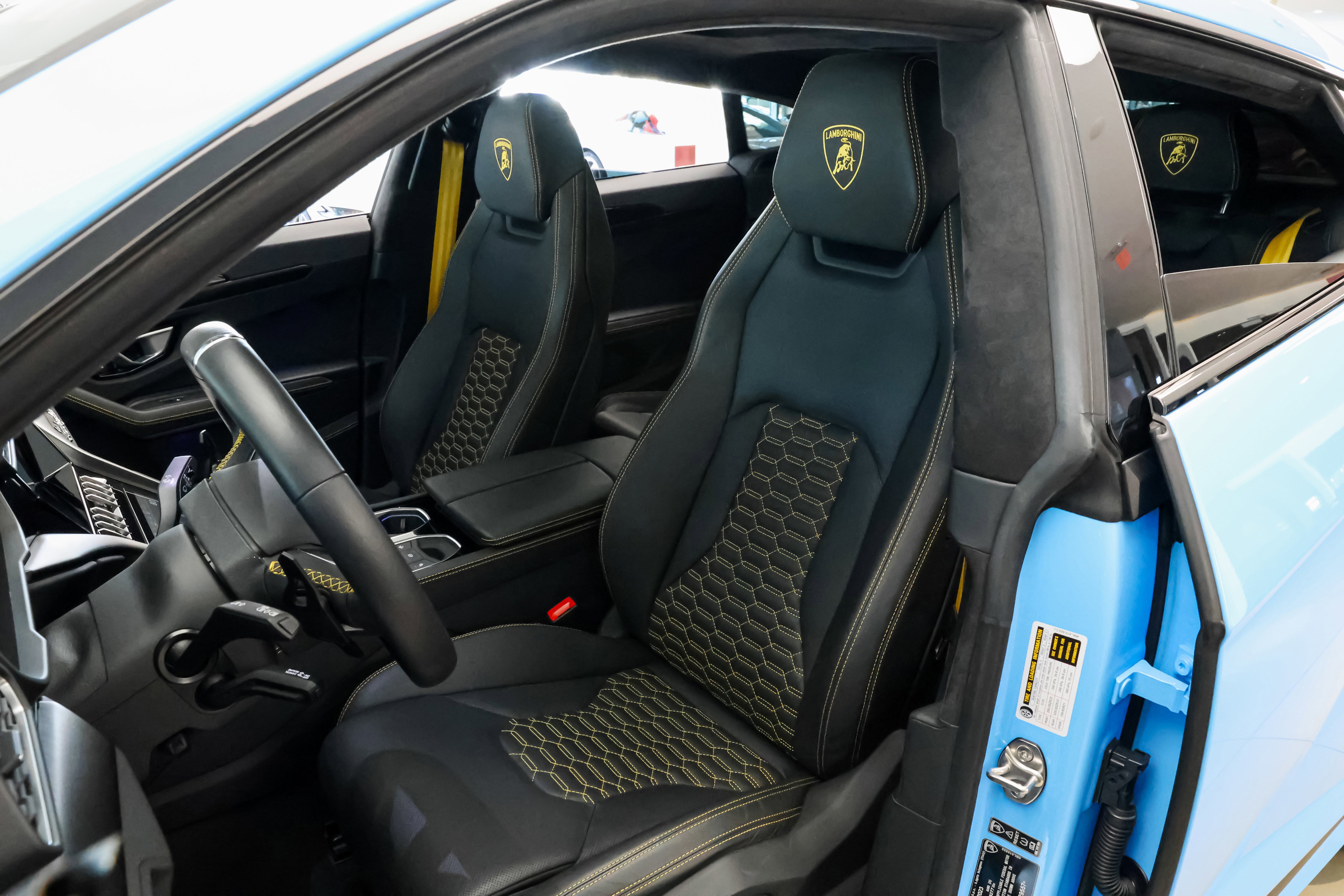 Used 2024 Lamborghini Urus S image 9