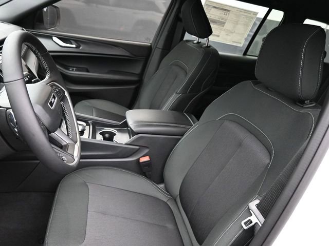 New 2025 Jeep Grand Cherokee Laredo image 13