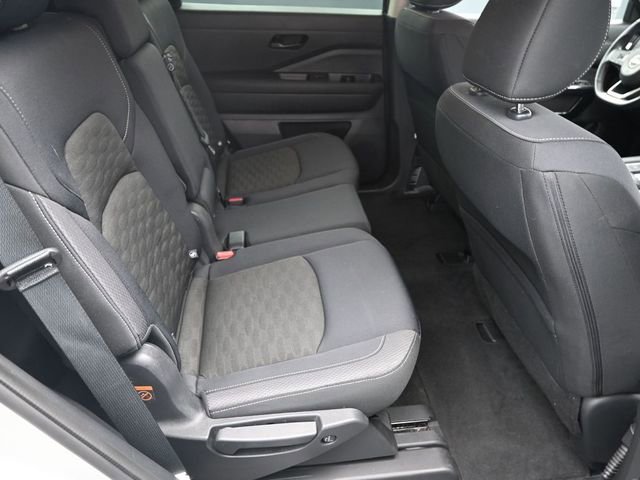 Used 2024 Nissan Pathfinder SV image 33