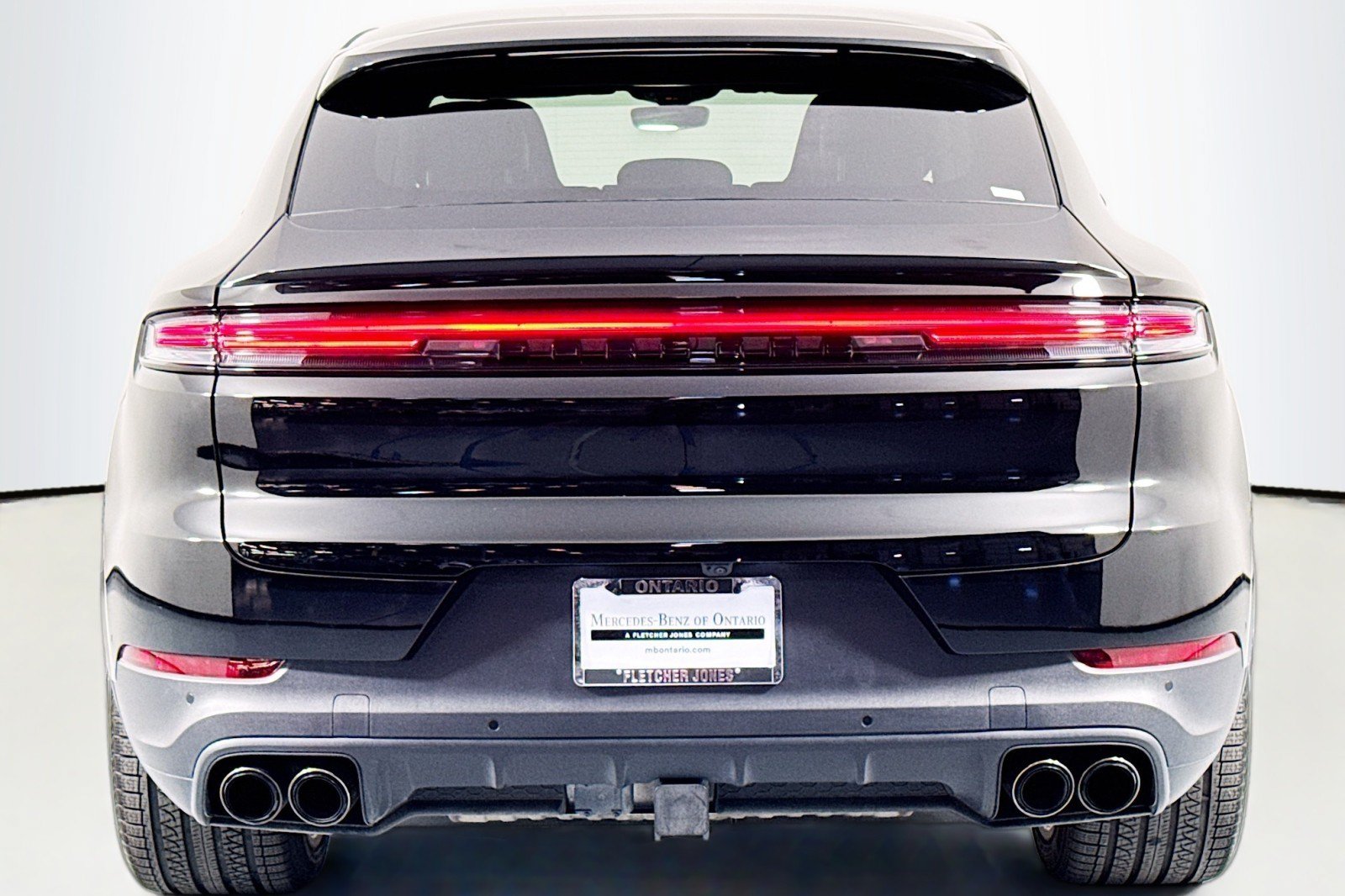 Used 2024 Porsche Cayenne Coupe AWD/4WD image 4