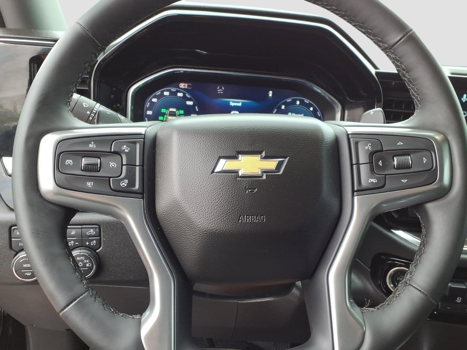 Used 2025 Chevrolet Silverado 1500 LTZ w/ Technology Package AWD/4WD image 27